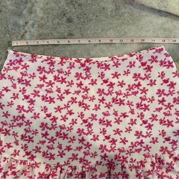 ACOA Ditzy Floral Pink & White Tiered Ruffle Mini Skirt Size Large - Picture 3 of 9